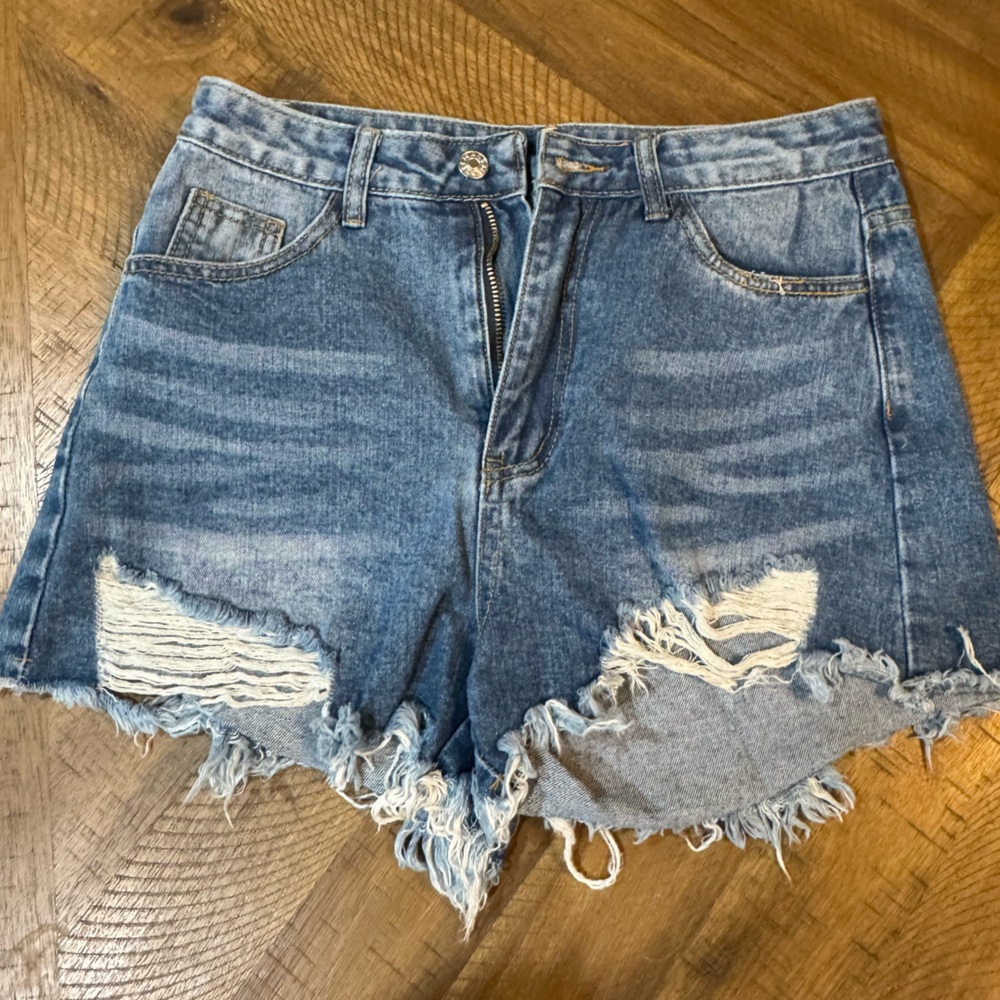 SHEIN ☀️ 🏖️ Frayed Hem Distressed Blue Women's Jean High Waisted Short Shorts